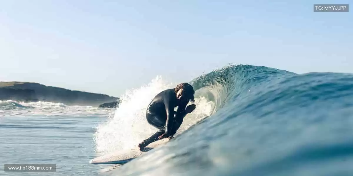 ⚽ 实时直播，让你身临其境感受赛场心跳！📺